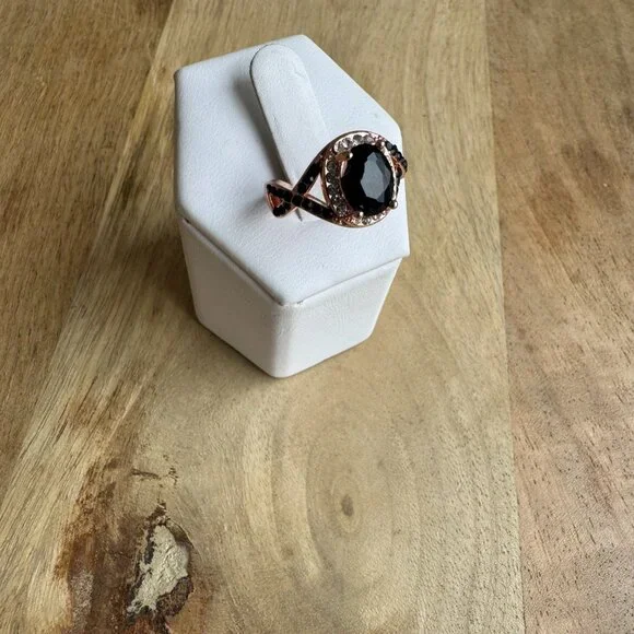 ELEGANT BRIDAL  WEDDING RING SIZE 6 - Picture 3 of 6